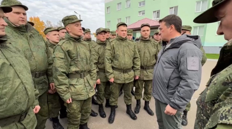 Губернатор Подмосковья Воробьев передал амуницию мобилизованным в Наро-Фоминске