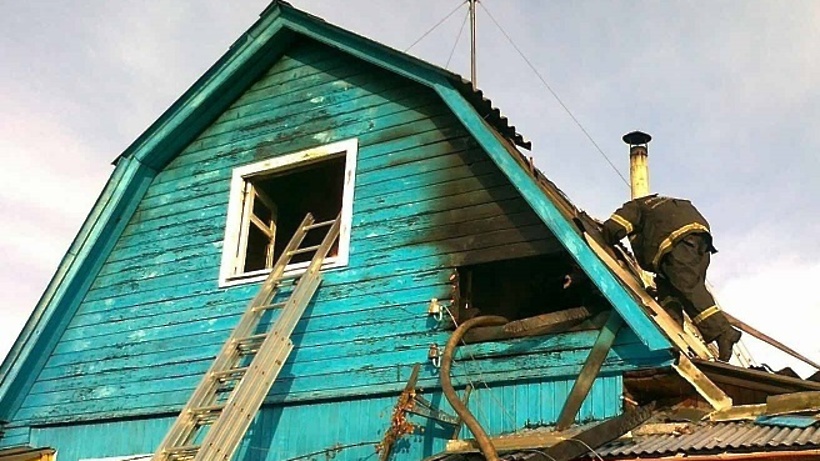 Пожар ликвидировали в садовом доме в Наро‑Фоминском округе