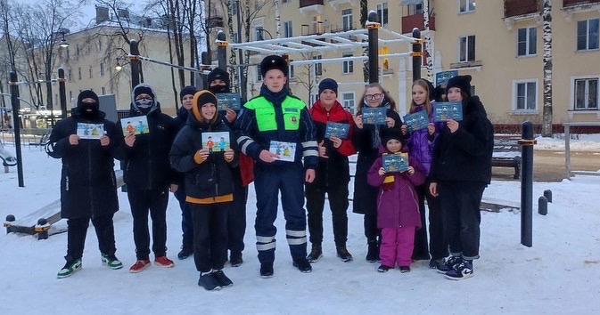 Сотрудники Наро-Фоминской Госавтоинспекции провели профилактические мероприятия на детских площадках и в парках города