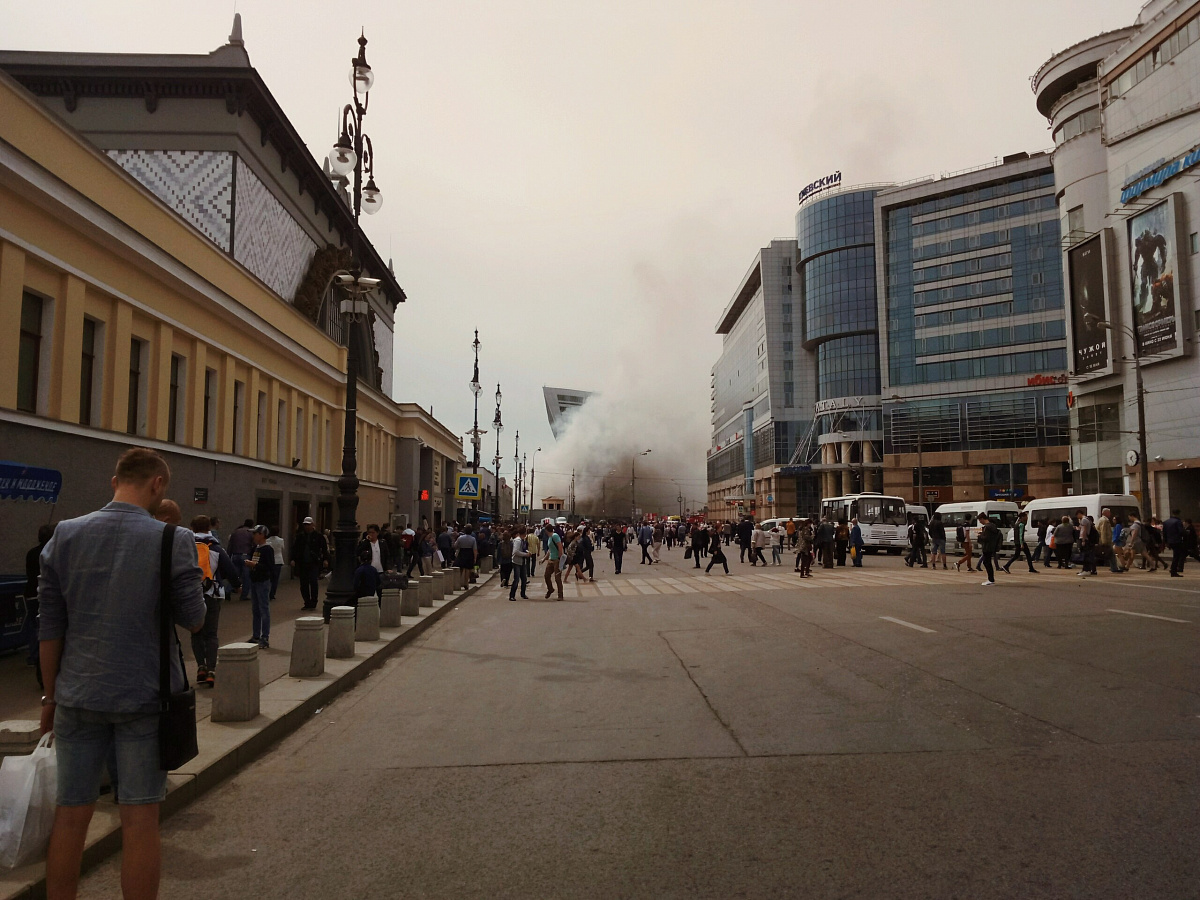 площадь у киевского вокзала в москве